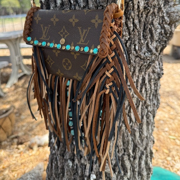 Louis Vuitton Brown Monogram Fringe Crossbody with Turquoise Studs - Picture 2 of 14
